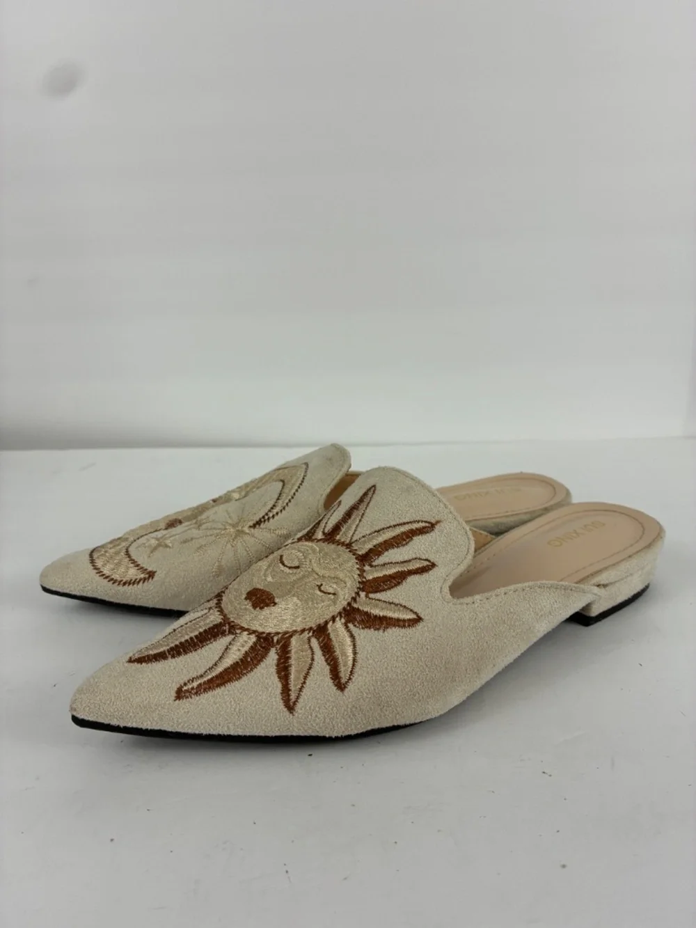 Sun Moon Embroidered Mules Suede Pointed Toe Slip On Flat Shoes Loafers Beige